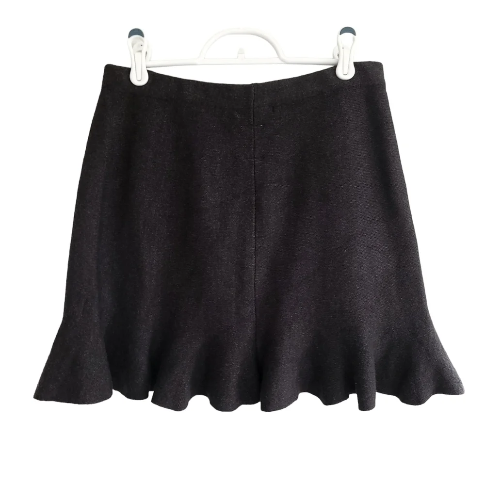 𝅺NEW Zara Gray Knit Wear Ruffled Hem Skirt